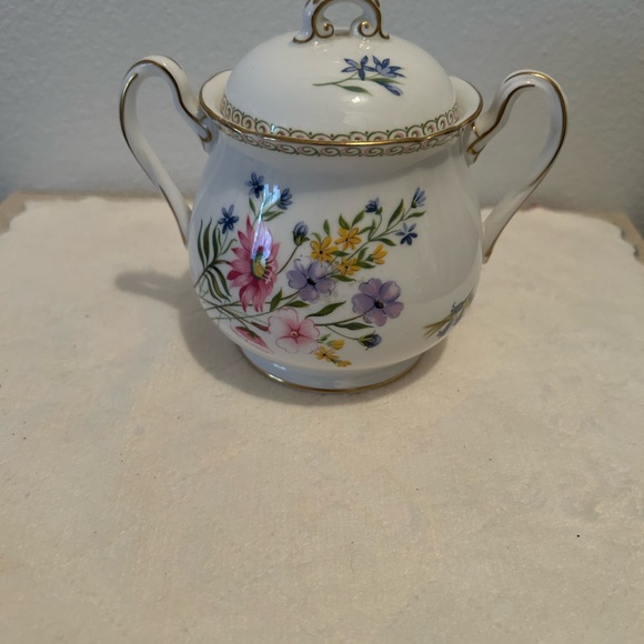 Shelley WILD FLOWERS Gainesborough 4.75" Sugar Bowl - Picture 2 of 12